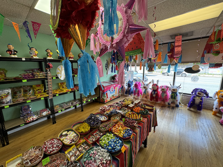 Delceria Lucy & Jaz Brings Sweet Taste of Mexico to Jefferson Park