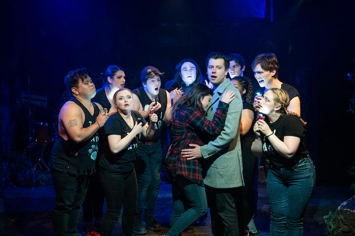 TWIHARD! A Twilight Musical Parody